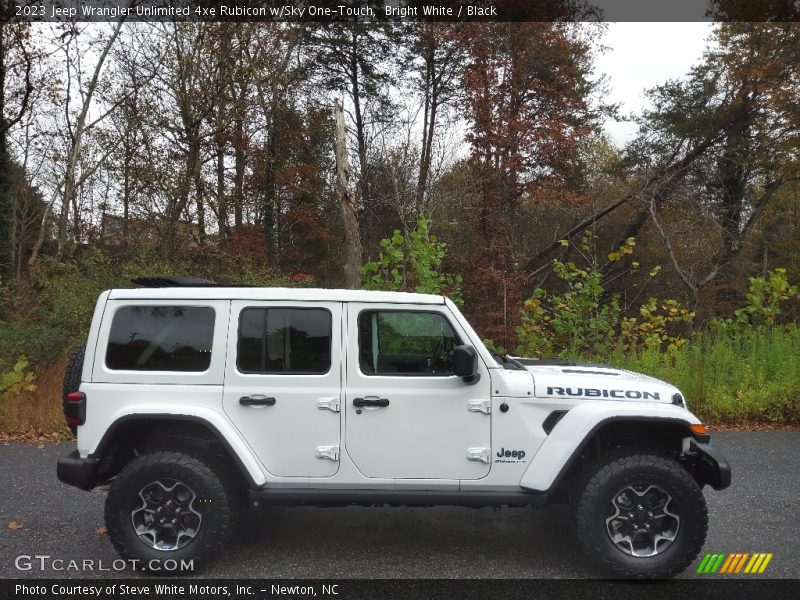  2023 Wrangler Unlimited 4xe Rubicon w/Sky One-Touch Bright White