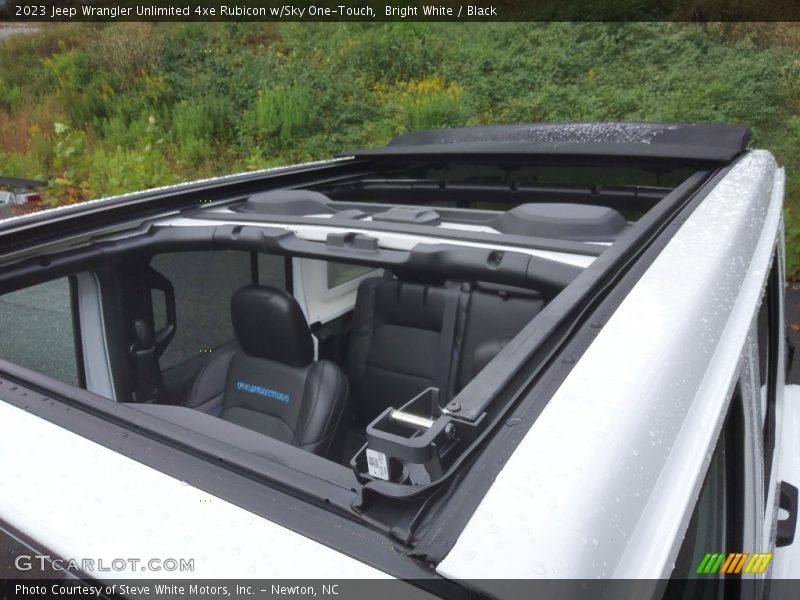 Sunroof of 2023 Wrangler Unlimited 4xe Rubicon w/Sky One-Touch