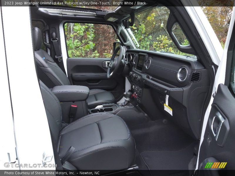 Front Seat of 2023 Wrangler Unlimited 4xe Rubicon w/Sky One-Touch
