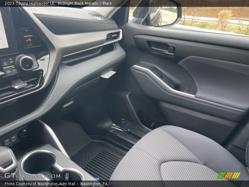 Front Seat of 2023 Highlander LE