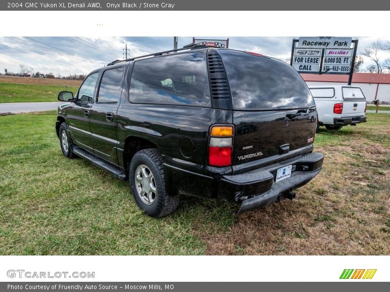 Onyx Black / Stone Gray 2004 GMC Yukon XL Denali AWD