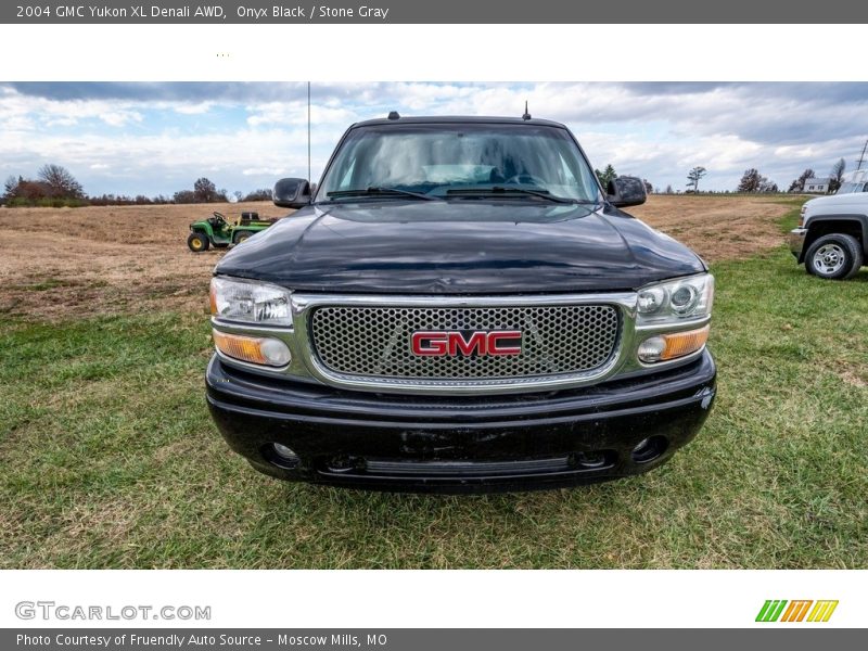 Onyx Black / Stone Gray 2004 GMC Yukon XL Denali AWD