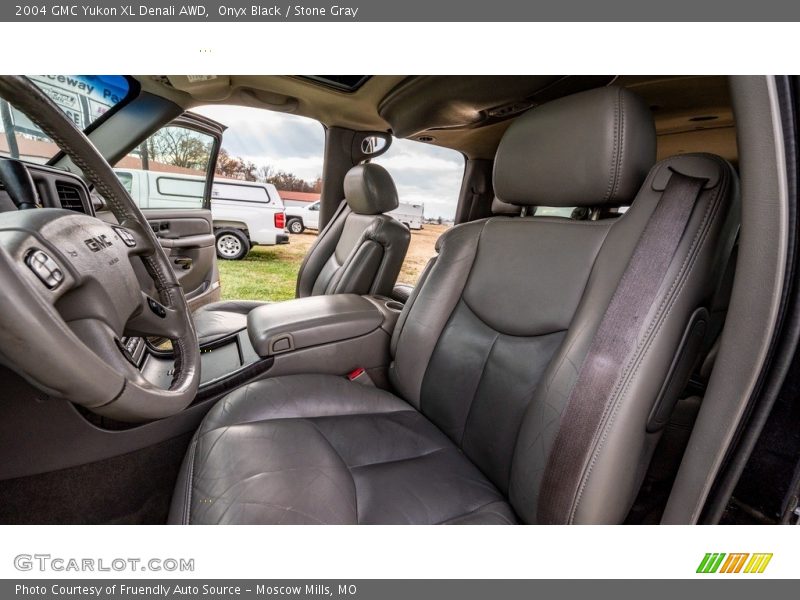Onyx Black / Stone Gray 2004 GMC Yukon XL Denali AWD