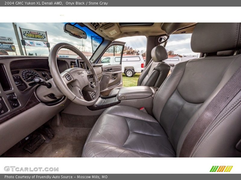 Onyx Black / Stone Gray 2004 GMC Yukon XL Denali AWD