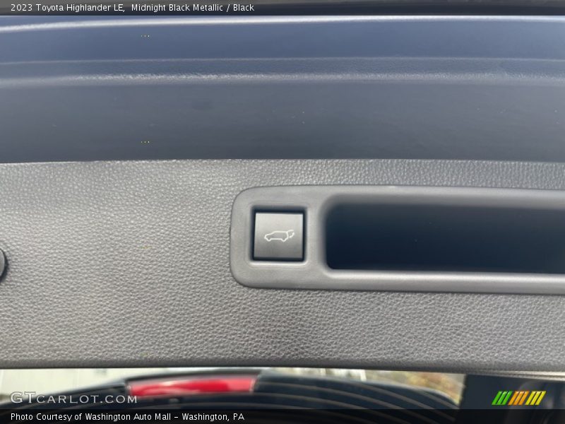 Midnight Black Metallic / Black 2023 Toyota Highlander LE