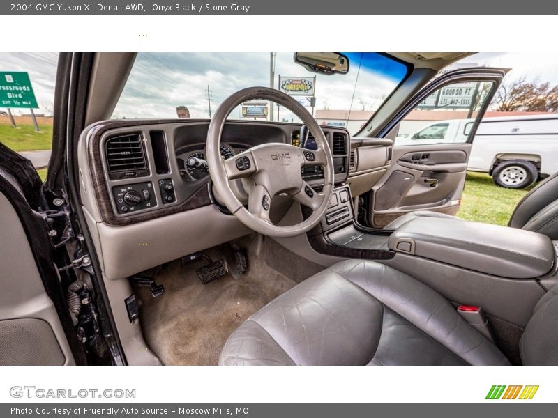 Onyx Black / Stone Gray 2004 GMC Yukon XL Denali AWD