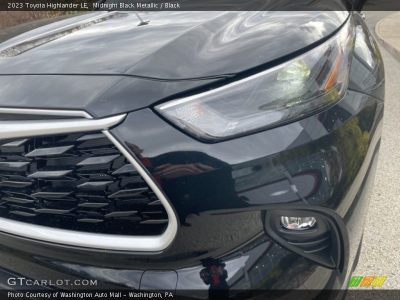 Midnight Black Metallic / Black 2023 Toyota Highlander LE