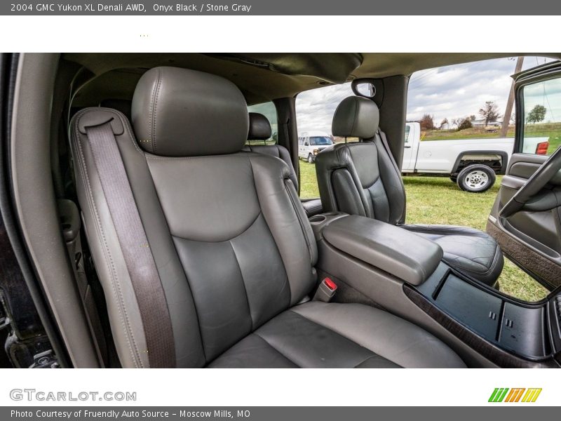 Onyx Black / Stone Gray 2004 GMC Yukon XL Denali AWD