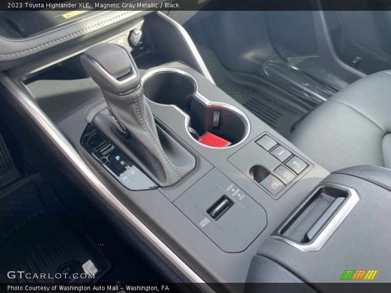  2023 Highlander XLE 8 Speed Automatic Shifter