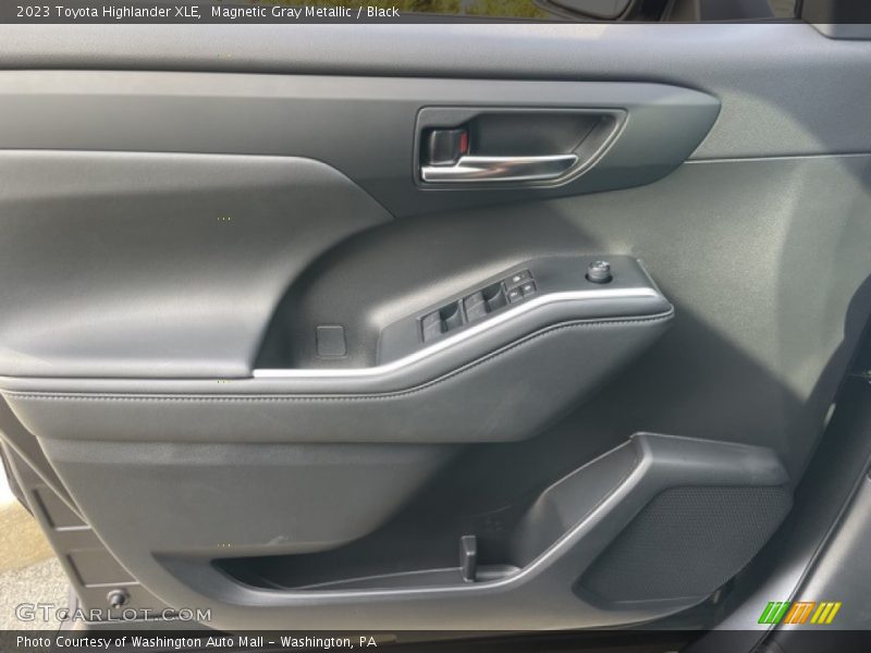 Magnetic Gray Metallic / Black 2023 Toyota Highlander XLE