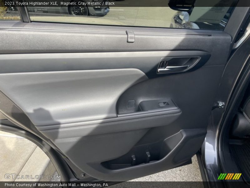 Magnetic Gray Metallic / Black 2023 Toyota Highlander XLE
