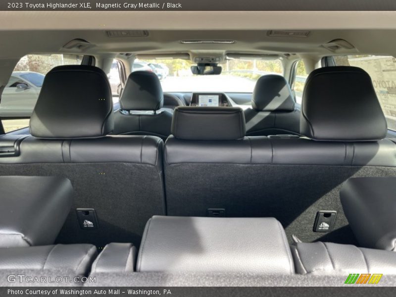 Magnetic Gray Metallic / Black 2023 Toyota Highlander XLE