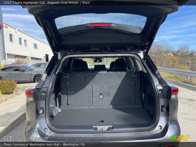  2023 Highlander XLE Trunk