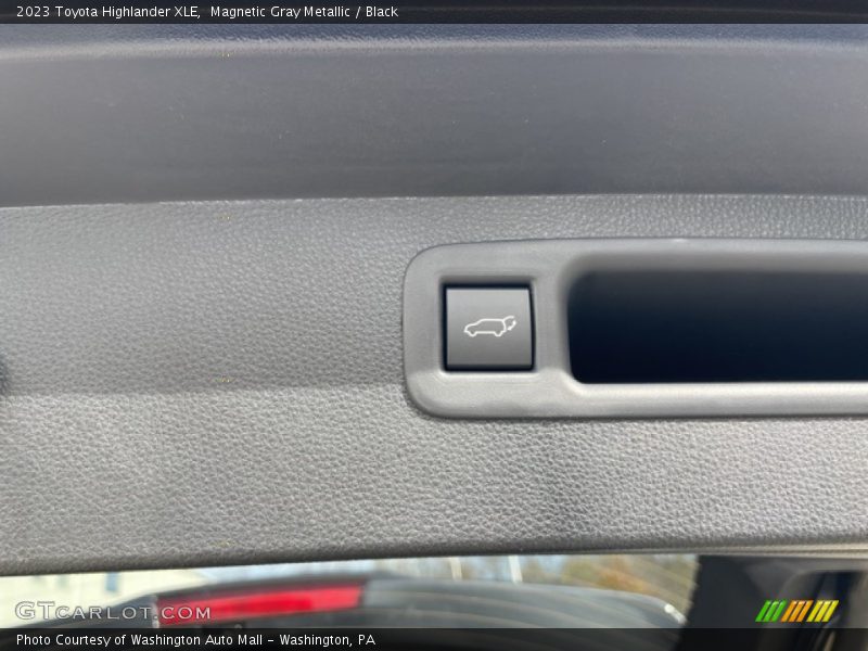 Magnetic Gray Metallic / Black 2023 Toyota Highlander XLE