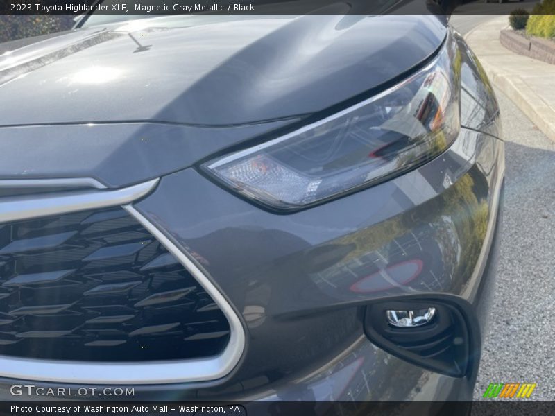 Magnetic Gray Metallic / Black 2023 Toyota Highlander XLE