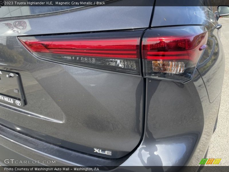 Magnetic Gray Metallic / Black 2023 Toyota Highlander XLE