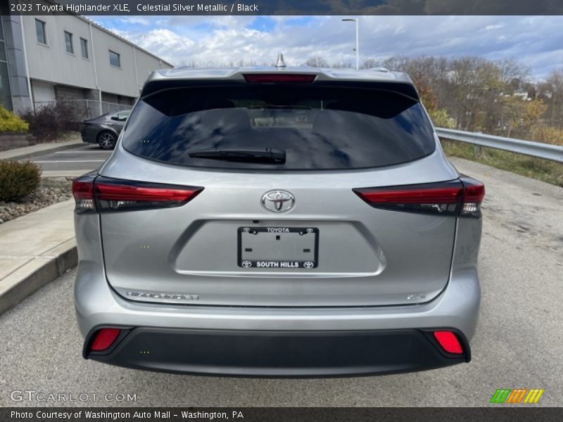 Celestial Silver Metallic / Black 2023 Toyota Highlander XLE