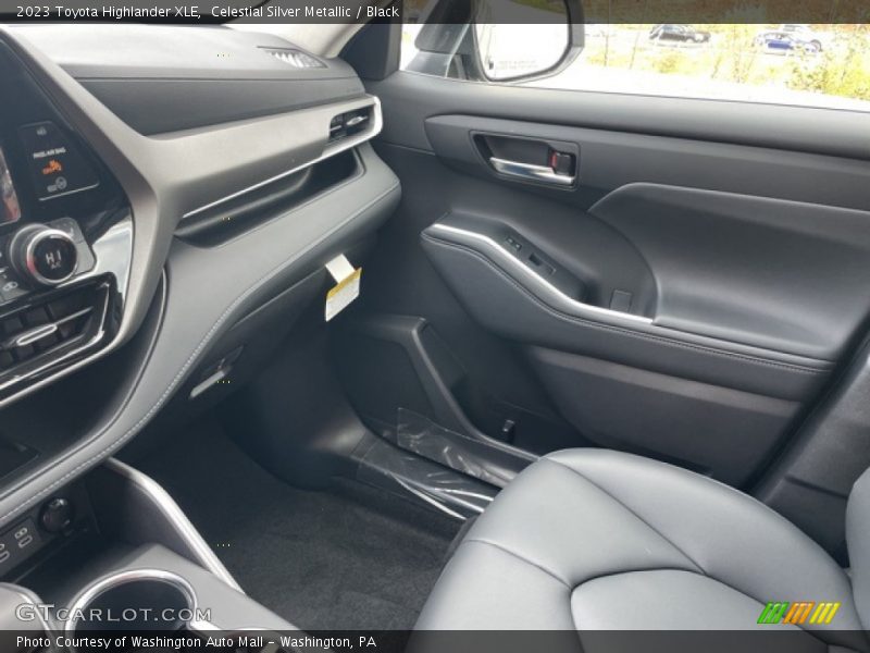Celestial Silver Metallic / Black 2023 Toyota Highlander XLE