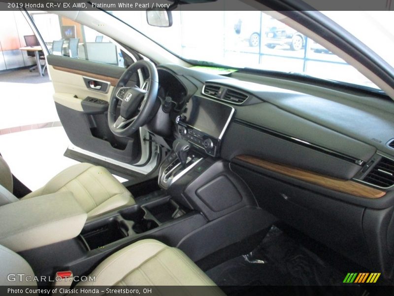 Platinum White Pearl / Ivory 2019 Honda CR-V EX AWD