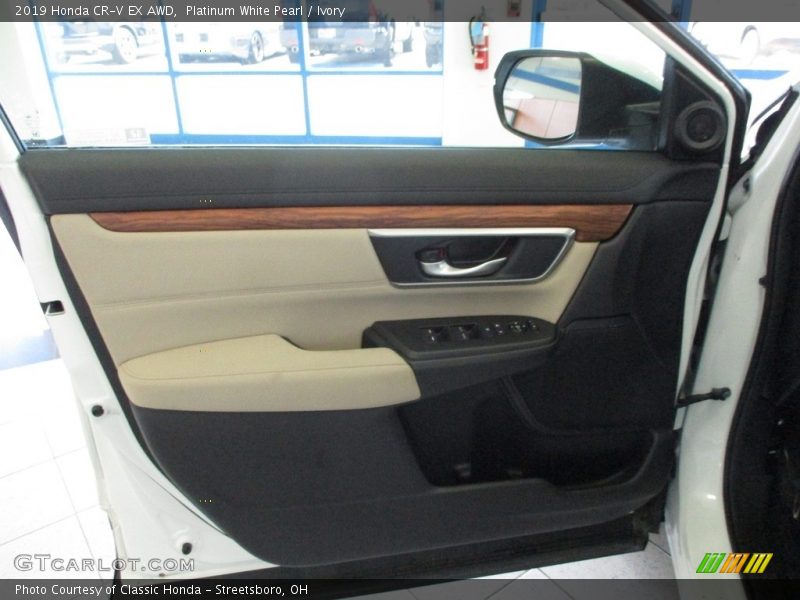 Platinum White Pearl / Ivory 2019 Honda CR-V EX AWD