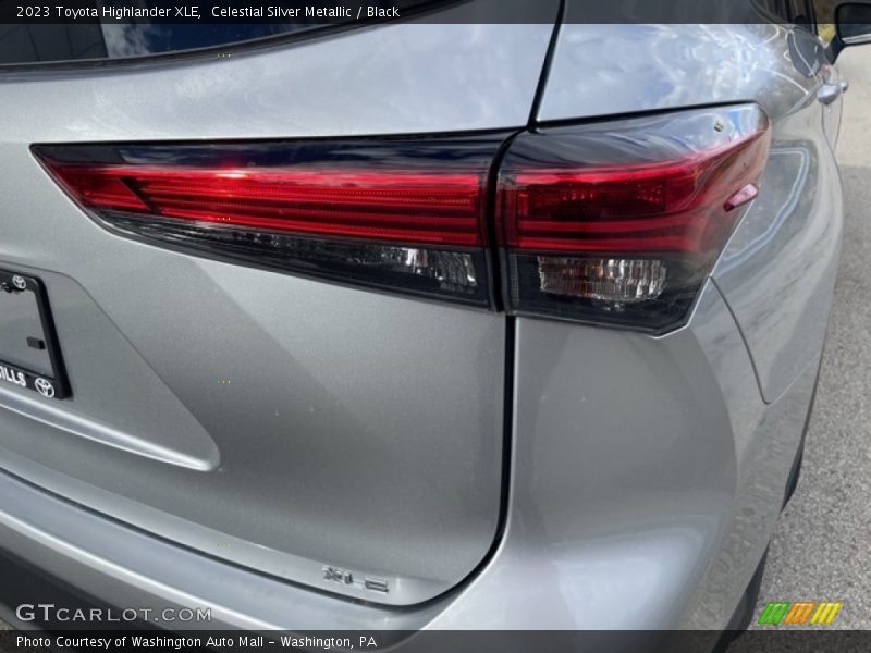 Celestial Silver Metallic / Black 2023 Toyota Highlander XLE