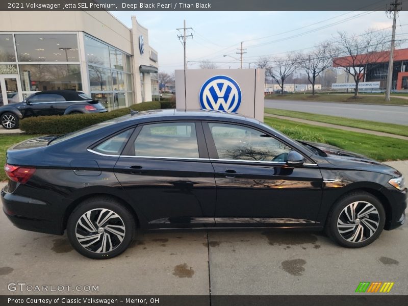 Deep Black Pearl / Titan Black 2021 Volkswagen Jetta SEL Premium