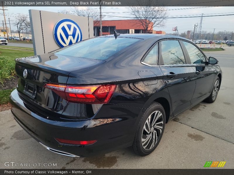 Deep Black Pearl / Titan Black 2021 Volkswagen Jetta SEL Premium