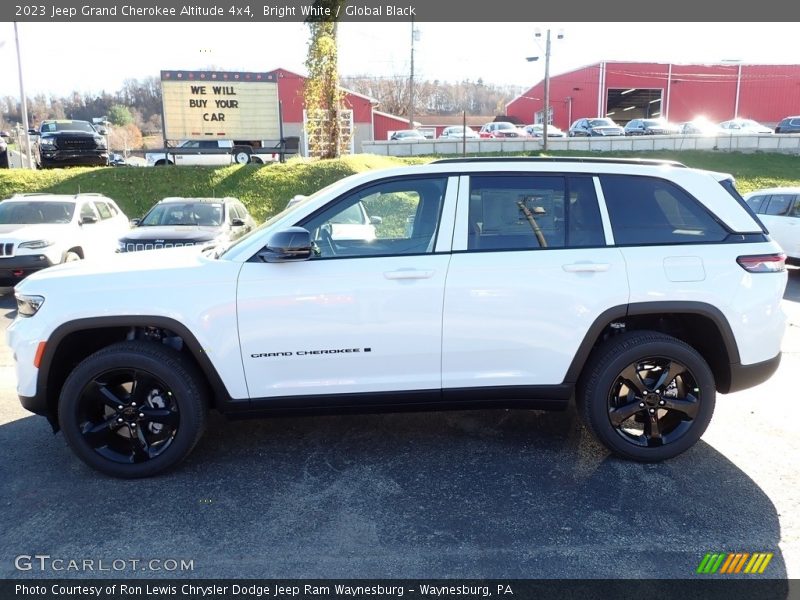 Bright White / Global Black 2023 Jeep Grand Cherokee Altitude 4x4