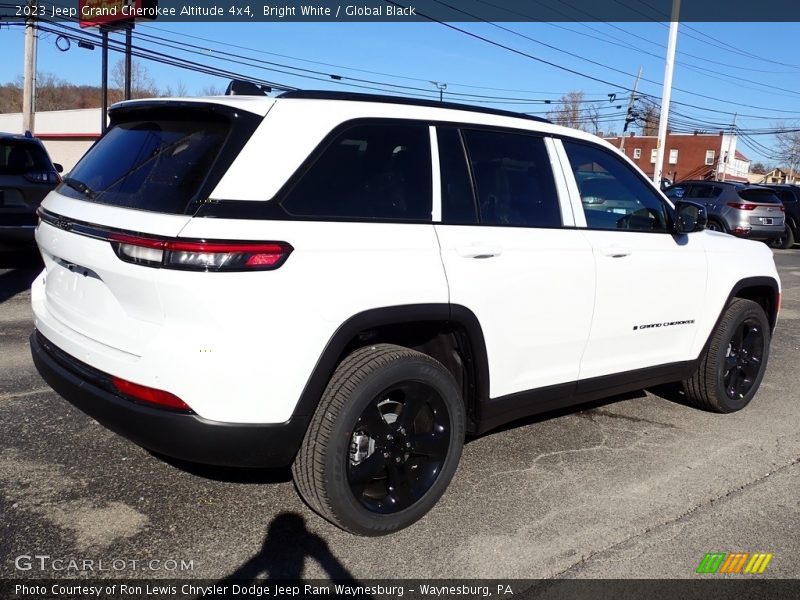 Bright White / Global Black 2023 Jeep Grand Cherokee Altitude 4x4