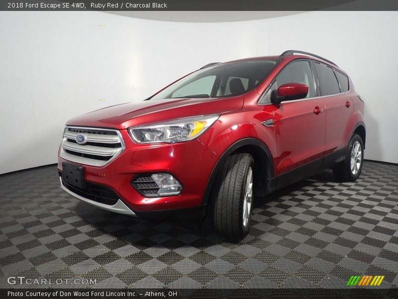 Ruby Red / Charcoal Black 2018 Ford Escape SE 4WD