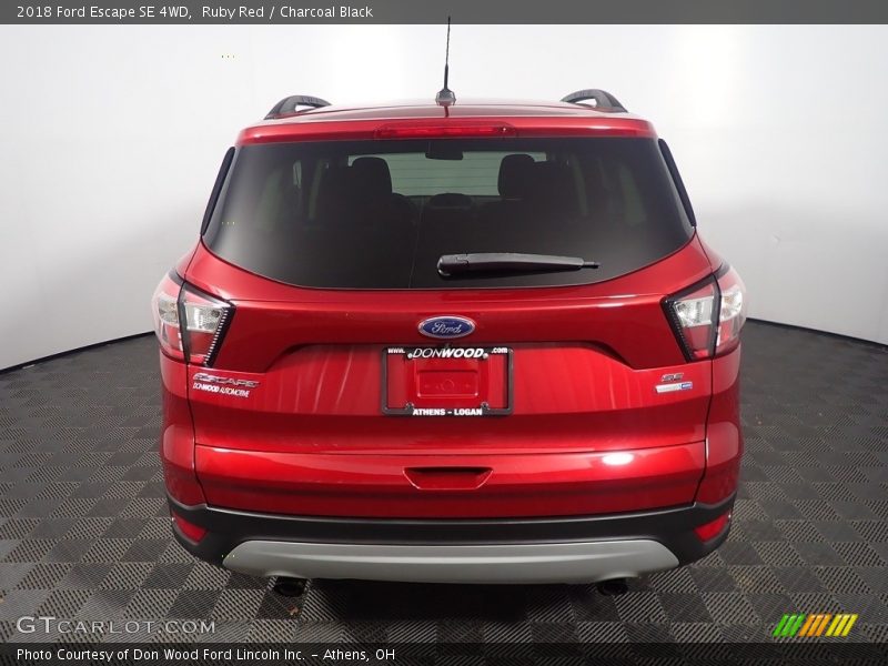 Ruby Red / Charcoal Black 2018 Ford Escape SE 4WD