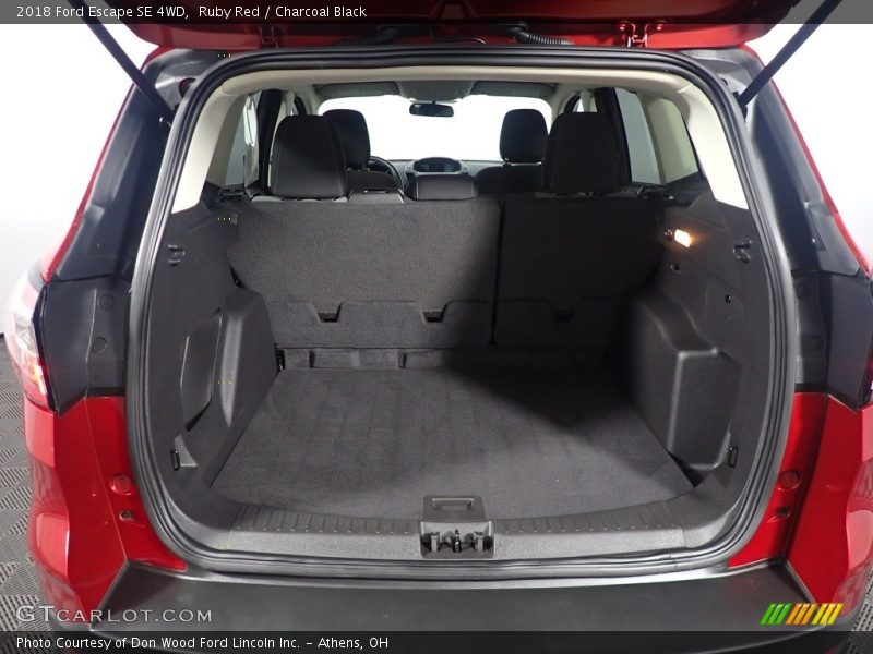 Ruby Red / Charcoal Black 2018 Ford Escape SE 4WD