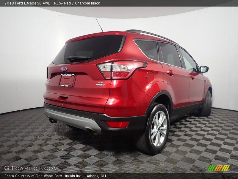 Ruby Red / Charcoal Black 2018 Ford Escape SE 4WD