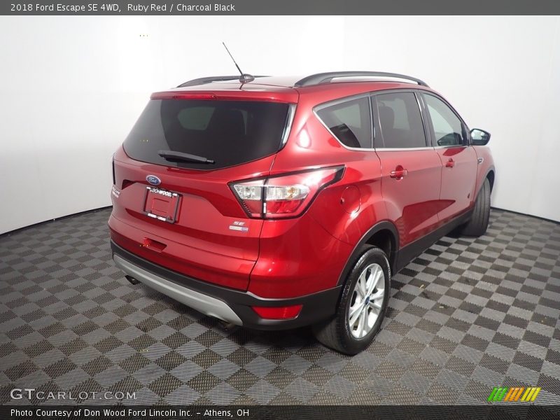 Ruby Red / Charcoal Black 2018 Ford Escape SE 4WD