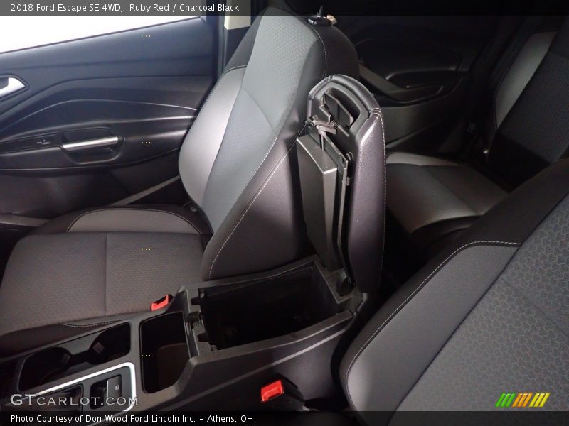 Ruby Red / Charcoal Black 2018 Ford Escape SE 4WD