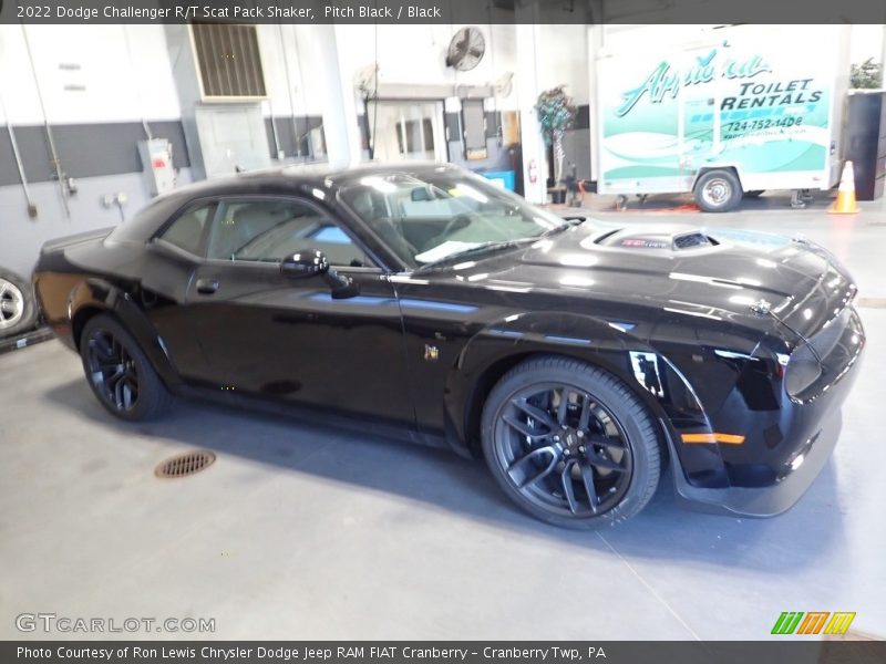 Pitch Black / Black 2022 Dodge Challenger R/T Scat Pack Shaker