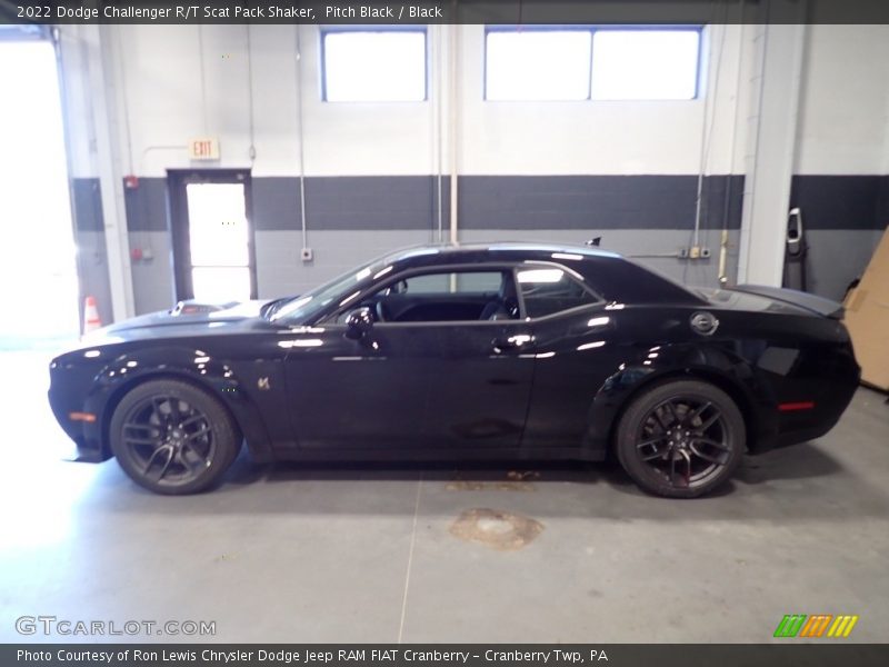 Pitch Black / Black 2022 Dodge Challenger R/T Scat Pack Shaker