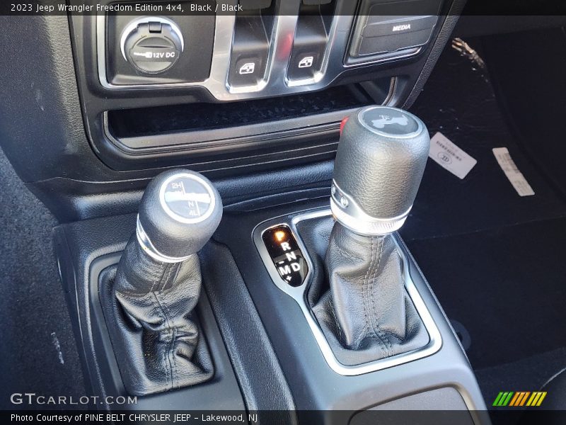  2023 Wrangler Freedom Edition 4x4 8 Speed Automatic Shifter