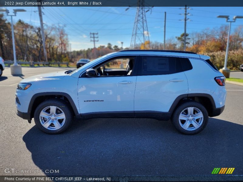 Bright White / Black 2022 Jeep Compass Latitude 4x4