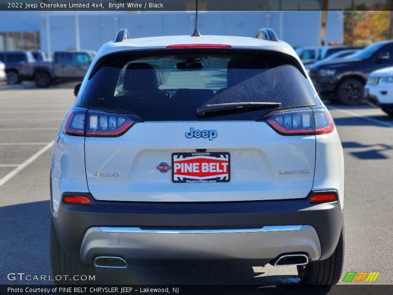 Bright White / Black 2022 Jeep Cherokee Limited 4x4
