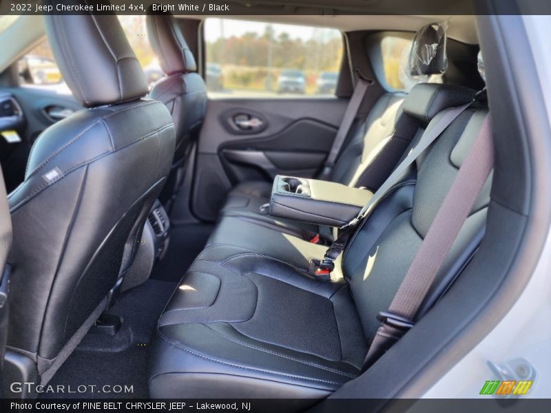 Bright White / Black 2022 Jeep Cherokee Limited 4x4
