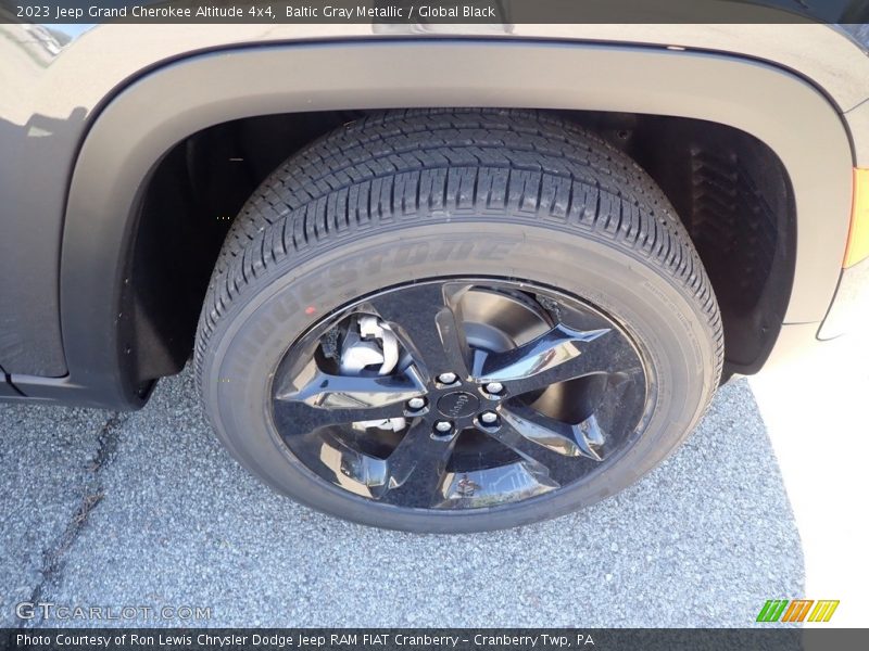 Baltic Gray Metallic / Global Black 2023 Jeep Grand Cherokee Altitude 4x4