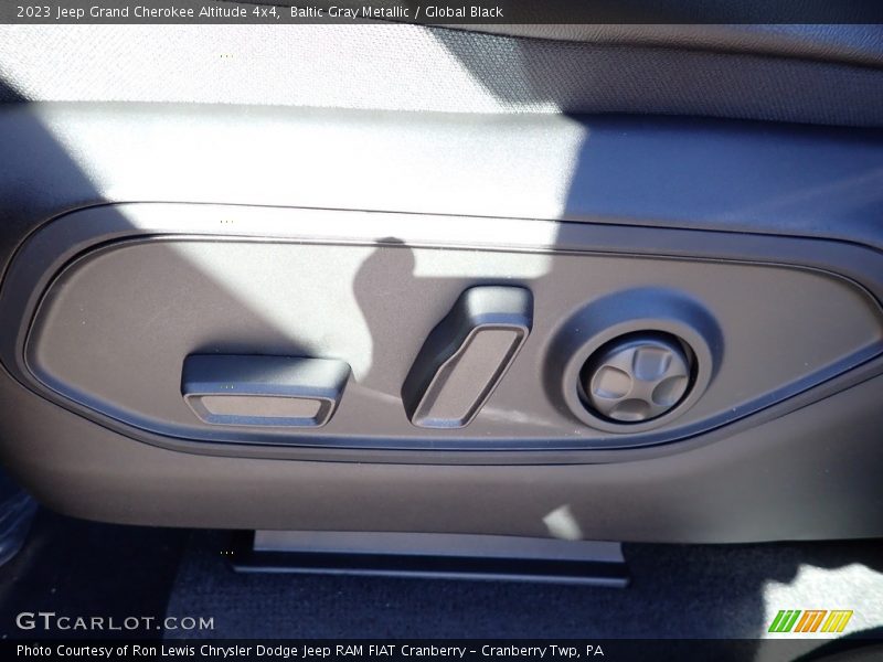 Baltic Gray Metallic / Global Black 2023 Jeep Grand Cherokee Altitude 4x4