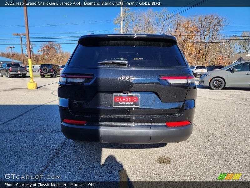 Diamond Black Crystal Pearl / Global Black 2023 Jeep Grand Cherokee L Laredo 4x4