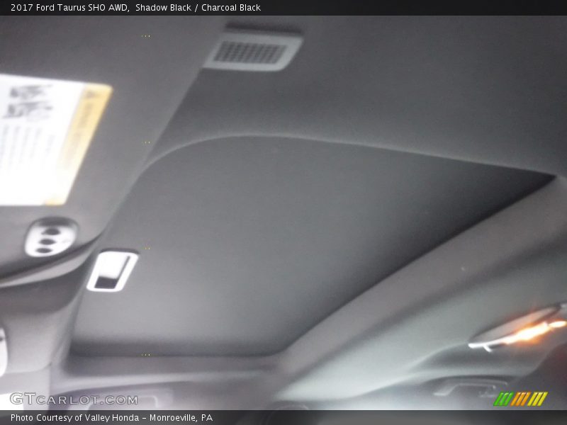 Shadow Black / Charcoal Black 2017 Ford Taurus SHO AWD