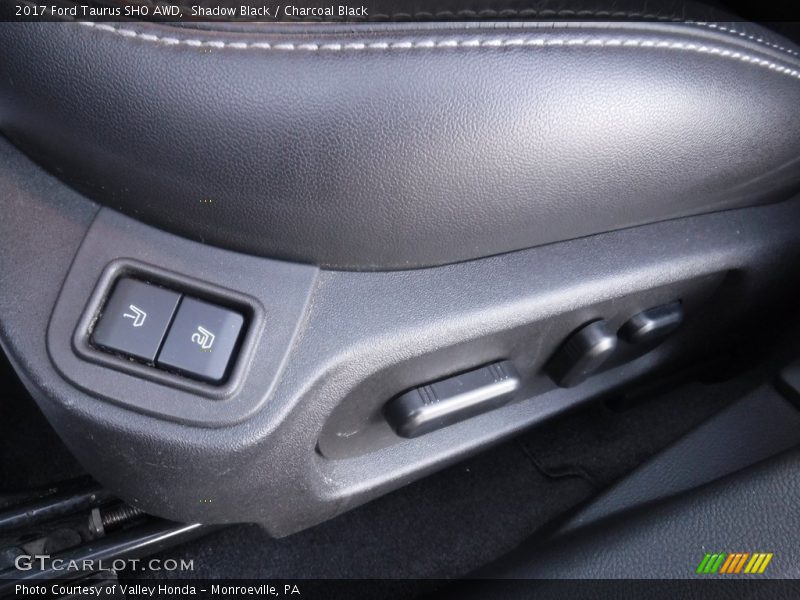 Shadow Black / Charcoal Black 2017 Ford Taurus SHO AWD