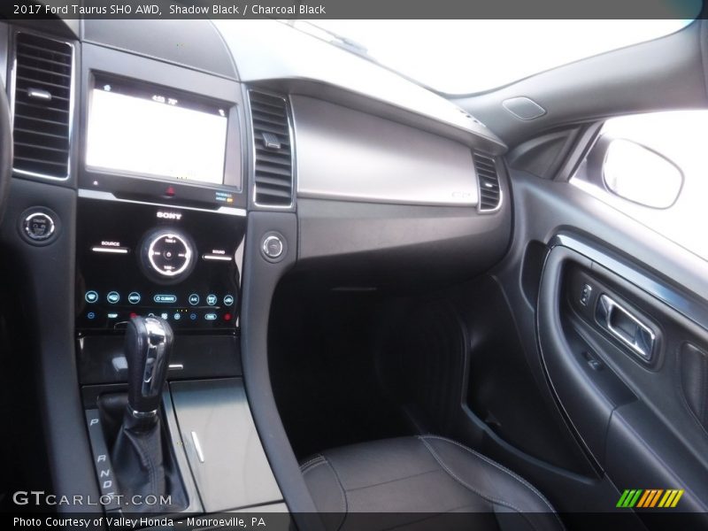 Shadow Black / Charcoal Black 2017 Ford Taurus SHO AWD