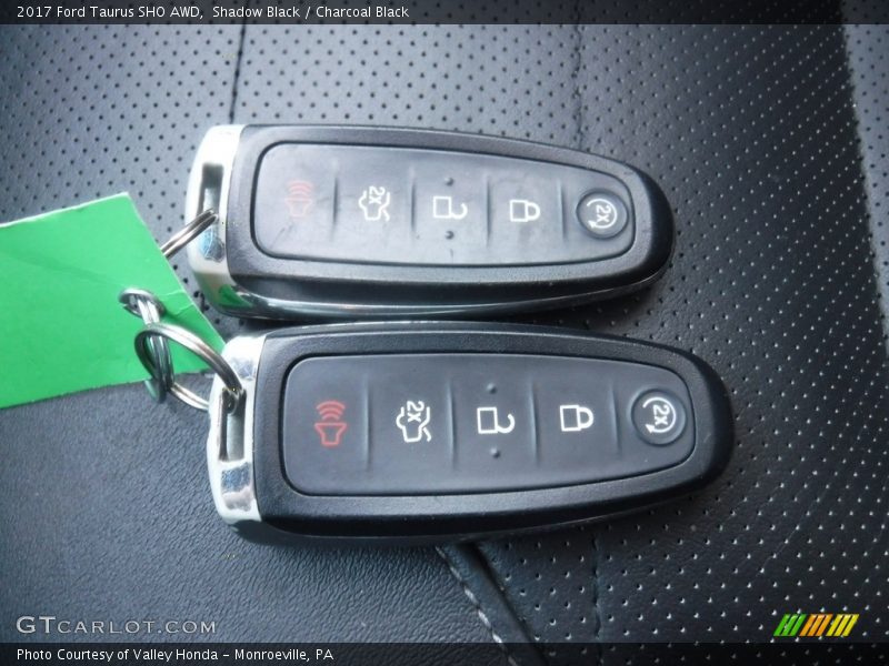 Shadow Black / Charcoal Black 2017 Ford Taurus SHO AWD