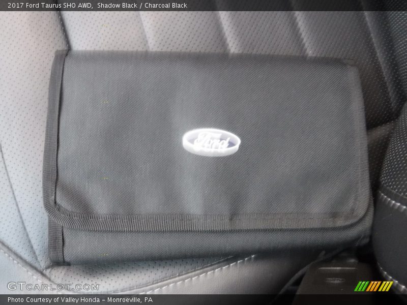 Shadow Black / Charcoal Black 2017 Ford Taurus SHO AWD