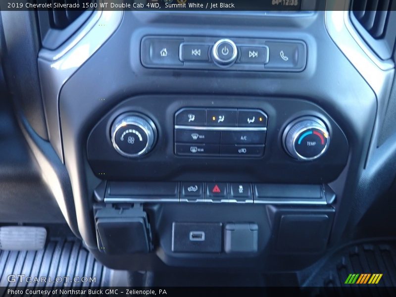 Summit White / Jet Black 2019 Chevrolet Silverado 1500 WT Double Cab 4WD